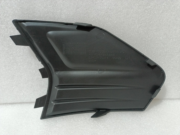 KS7Z-17B814-EA Заглушка противотуманной фары глянцевая левая Ford Fusion 2019-2020