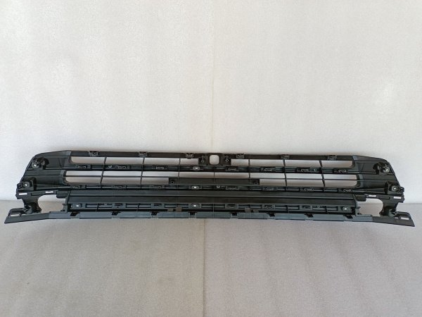 53102-0E090 Решетка переднего бампера под камеру (покрашена под хром) Toyota Highlander 2017-2019