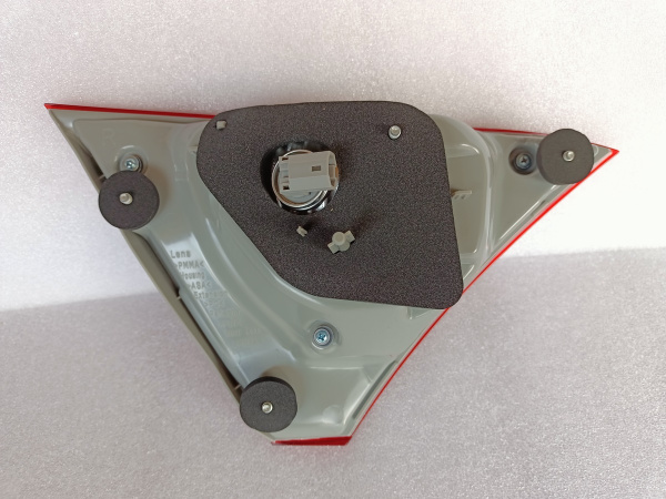 8158006410 Фонарь внутренний правый Toyota Camry USA 2015-2017