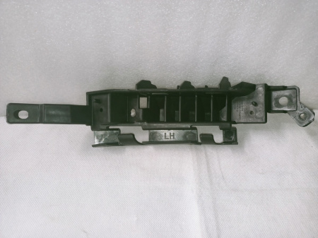 86555-S1000 Крепление (кронштейн) переднего бампера левое Hyundai Santa Fe 2019-2020