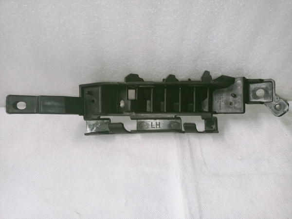 86555-S1000 Крепление (кронштейн) переднего бампера левое Hyundai Santa Fe 2019-2020