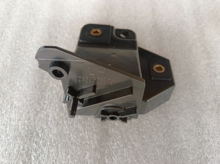 106133100B Крепление переднего бампера-фары левое Tesla Model S 2016-2020