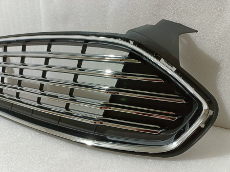 DS7Z-8200-BA Решетка радиатора Ford Fusion 2013-2016