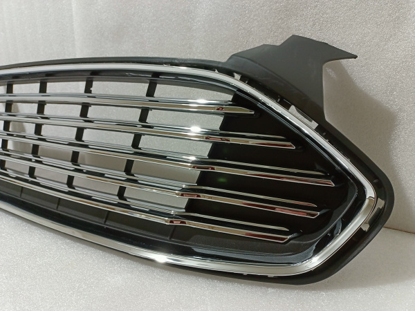 DS7Z-8200-BA Решетка радиатора Ford Fusion 2013-2016