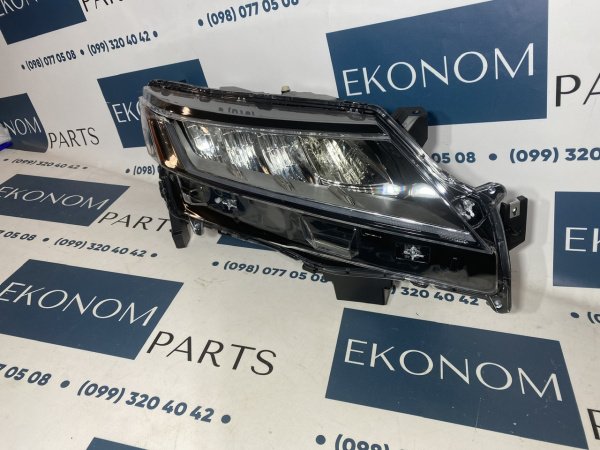 8301D640 Фара правая галоген USA Mitsubishi ASX 2020-