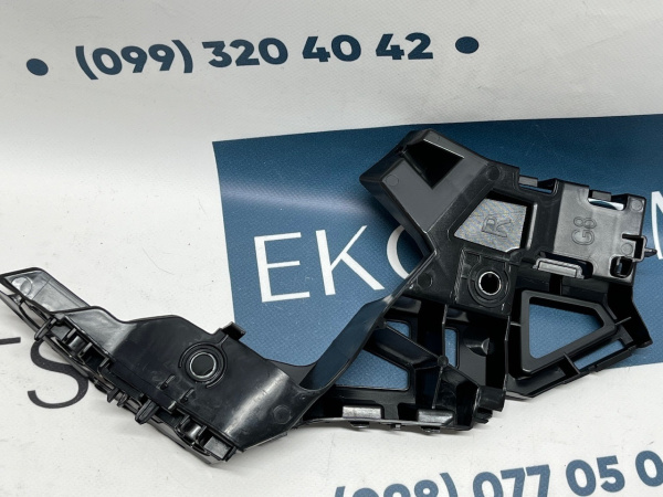 5H0807050D Крепление переднего бампера правое Volkswagen Golf 8 2020-