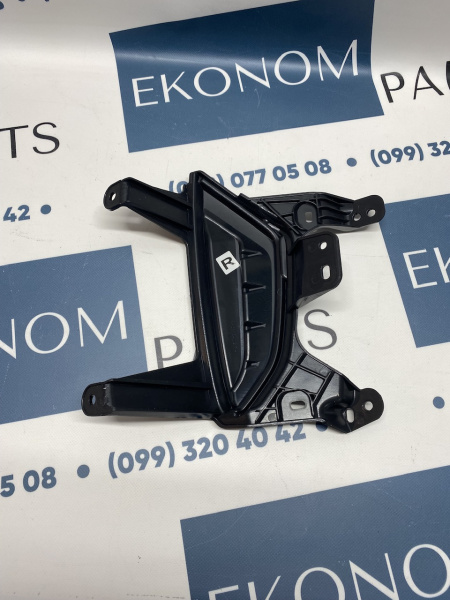 84881839 Заглушка противотуманной фары глянцевая правая Chevrolet Equinox 2022-2024