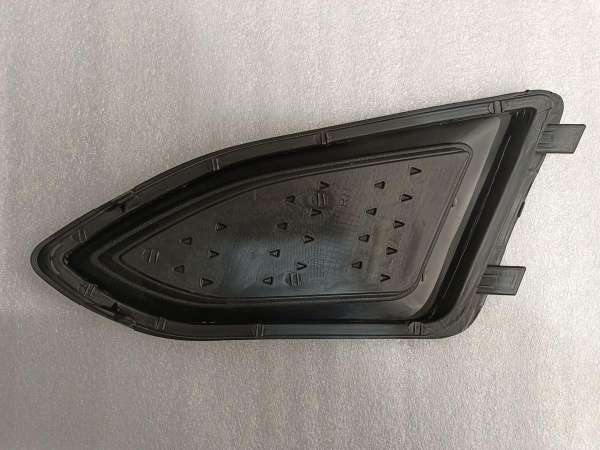 FT4Z-17B814-AA Заглушка противотуманной фары правая Ford Edge 2015-2018