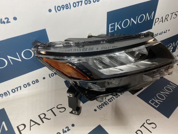 8301D640 Фара правая галоген USA Mitsubishi ASX 2020-