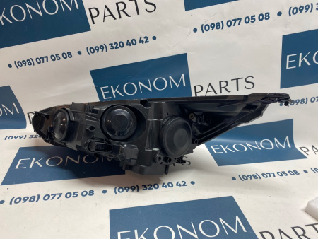 F1EZ-13008-GW Фара черная с активным катафотом правая Ford Focus 2015-2018