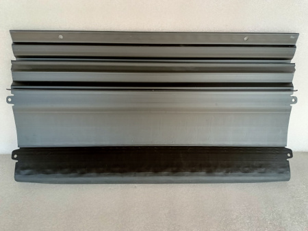 68207944AA Накладка радиатора большая (правая) Jeep Cherokee 2014 - 2018