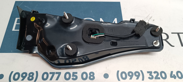 Фонарь в крышку багажника 3 pin правый Mazda CX-30 2019-