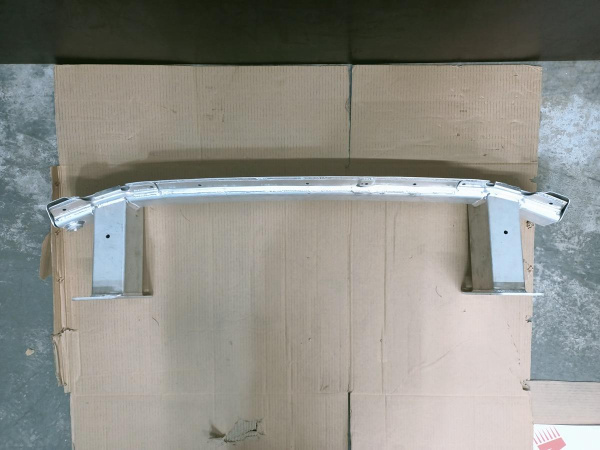 4M0807109C Усилитель переднего бампера AUDI Q7 2016-2021