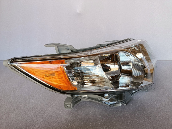 8111006470 Фара светлая USA правая Toyota Camry 2012-2014