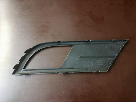 5C6853665E9B9 Рамка противотуманной фары левая Volkswagen Jetta 2016-2018