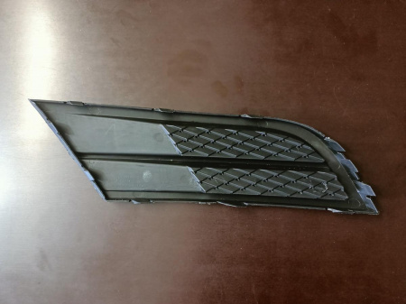 5C6853666G9B9 Заглушка противотуманной фары правая Volkswagen Jetta 2016-2018