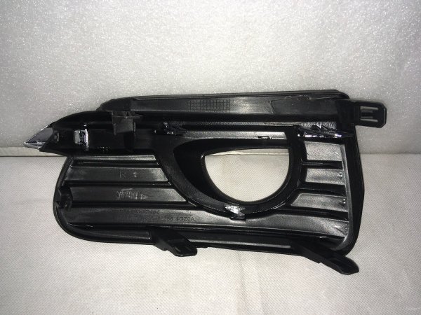 62256-4GA0A Накладка (рамка) противотуманной фары правая Infiniti Q50 2013-2016