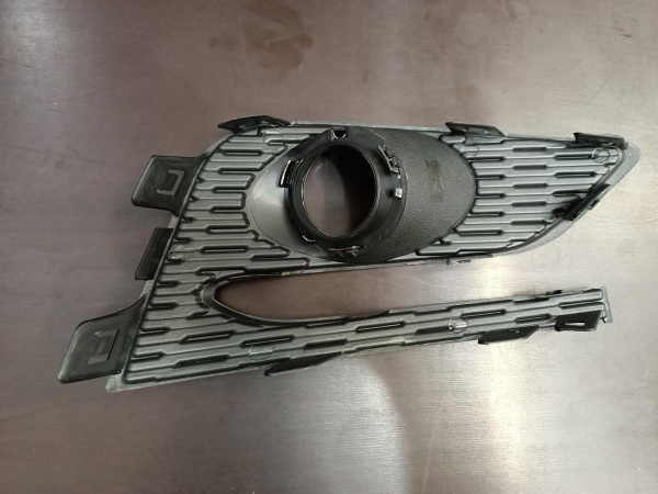 84095942 Рамка (накладка) противотуманной фары левая Chevrolet Cruze 2016-2019