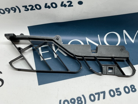 5H0805706 Крепление радиаторной решетки Volkswagen Golf 8 2020-