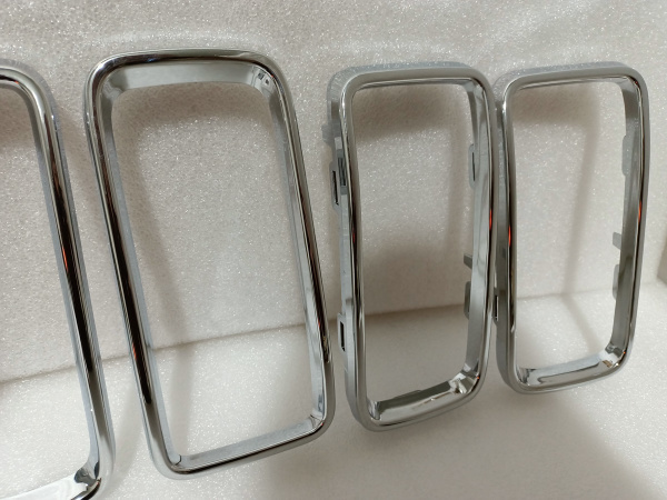 6VM90SZ0AA Кольца (хром) решетки радиатора Jeep Renegade 2019-2022