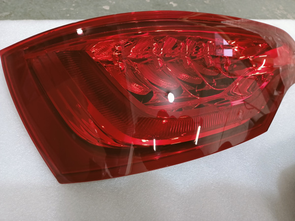 4L0945093F Задний фонарь левый AUDI Q7 2010-2015