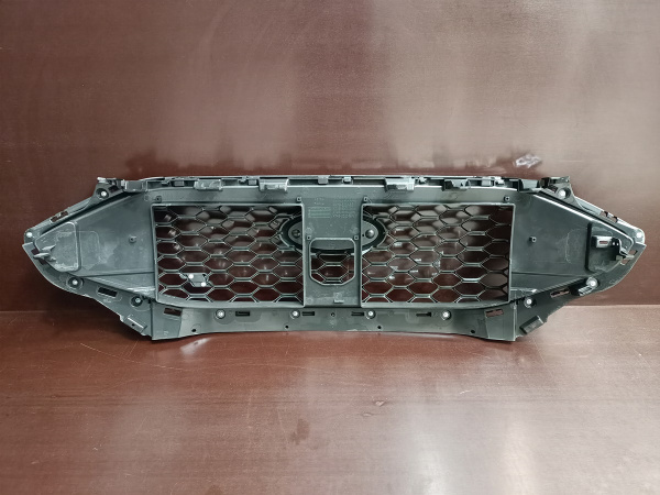 KT4Z8200BA Решетка радиатора Ford Edge Sport 2019-2021