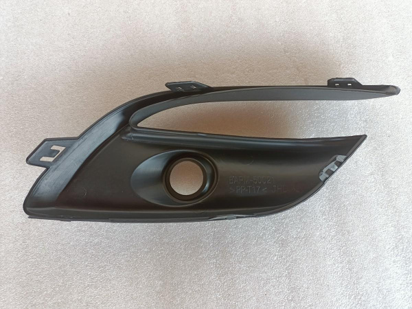 BAJC-50-C21A Рамка противотуманной фары левая Mazda 3 2017-2018