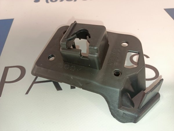 KSD450161 Крепление решетки левое Mazda CX-5 2022-