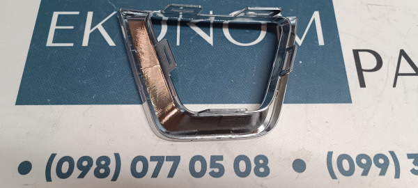 6VQ41TZZAA Хром-накладка заглушки переднего бампера правая Jeep Renegade 2019-