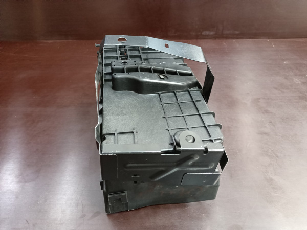 13354419 Площадка (поддон) под аккумулятор (АКБ) Chevrolet Cruze 2009-2015