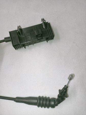 DS7Z-16916-A Трос открытия замка капота (короткий) левый Ford Fusion 2013-2020