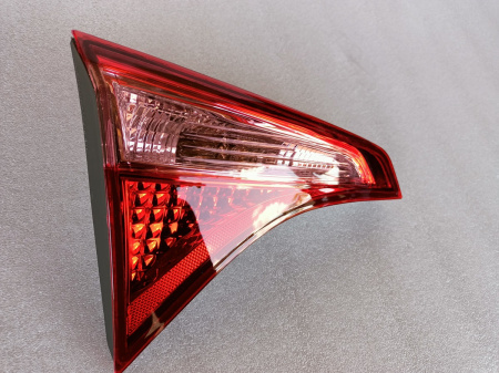 81590-02A50 Фонарь задний внутренний левый USA Toyota Corolla LE 2017-2019