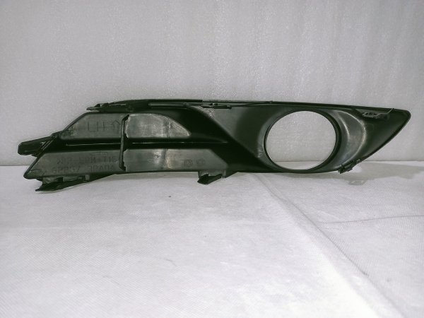 62257-3SH0B Рамка (накладка) противотуманной фары левая Nissan Sentra 2012-2016