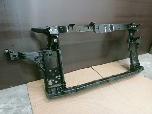 64101-C1700 Панель радиатора  Hyundai Sonata 2018-2020