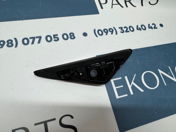 1588283-00-D Указатель поворота левый с камерой (оригинал б/у) Tesla Model S 2021-2025