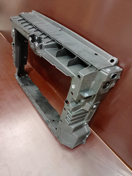 561805588B9B9 Панель радиатора (телевизор) USA Volkswagen Passate B7 2012-2015