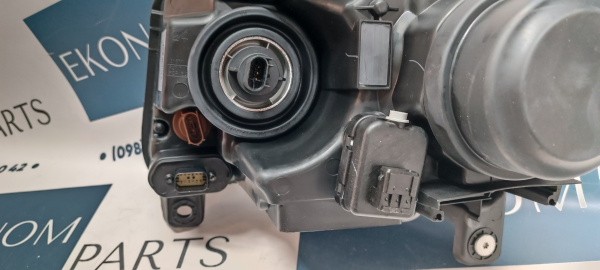 68185340AB Фара галоген черная правая Jeep Compass 2011-2016