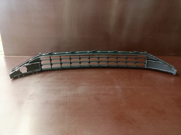 17A-853-677-9B9 Решетка переднего бампера Volkswagen Jetta 2019-2020