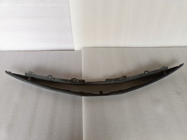 5211106900 Накладка переднего бампера (верх) Toyota Camry 2021-