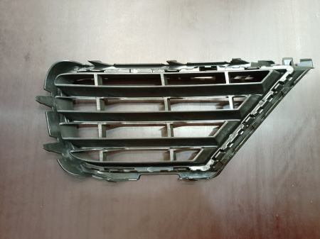 7P6853665B9B9 Решетка переднего бампера левая Volkswagen Touareg 2015-2018