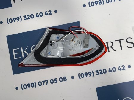 F1EZ-13405-A Фонарь задний внутренний левый Ford Focus 2015-2018