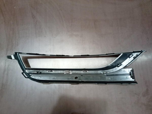 561853665A9B9 Рамка противотуманной фары левая Volkswagen Passate B7 2012-2015