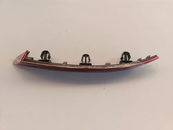 561945106A Катафот заднего бампера правый  USA  Volkswagen Passate B8 2016-2018