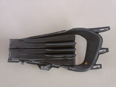 Рамка противотуманной фары левая Volkswagen Jetta 2023-