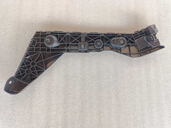 BDTS502J1 Крепление заднего бампера левое Mazda 3 2019-2024