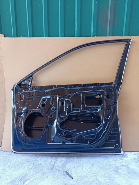 6700106221 Дверь передняя правая Toyota Camry 2015-2017