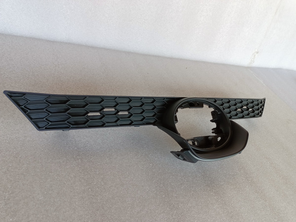 53111-02850 Передняя решетка  Toyota Corolla 2020-2021