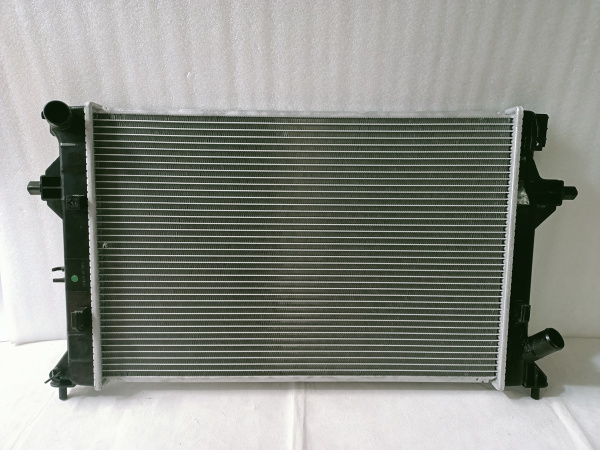 25310-F2000 Радиатор охлаждения Hyundai Elantra 2016-2020