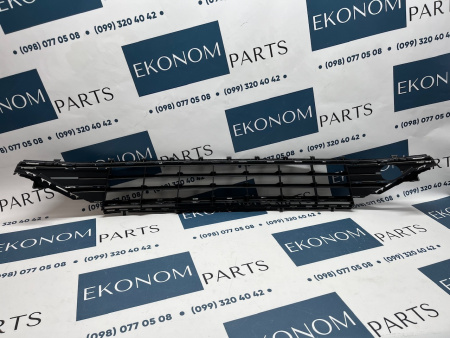 5G0853101B2ZZ Решетка переднего бампера Volkswagen Golf 7.5 2017-2019