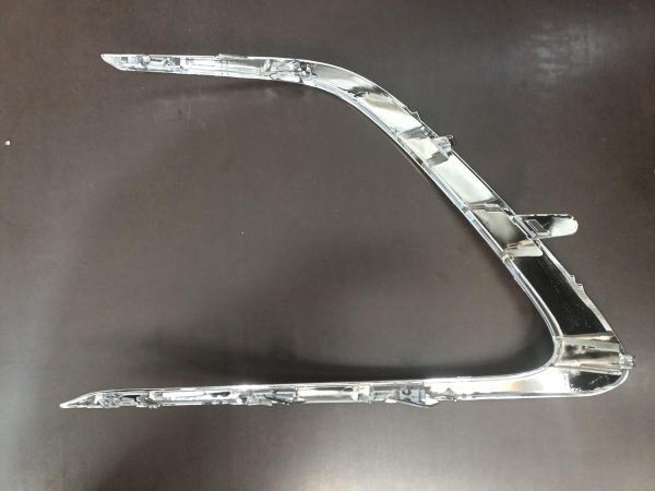 5271206120 Хром (молдинг) переднего бампера правый Toyota Camry LE, XLE 2021-
